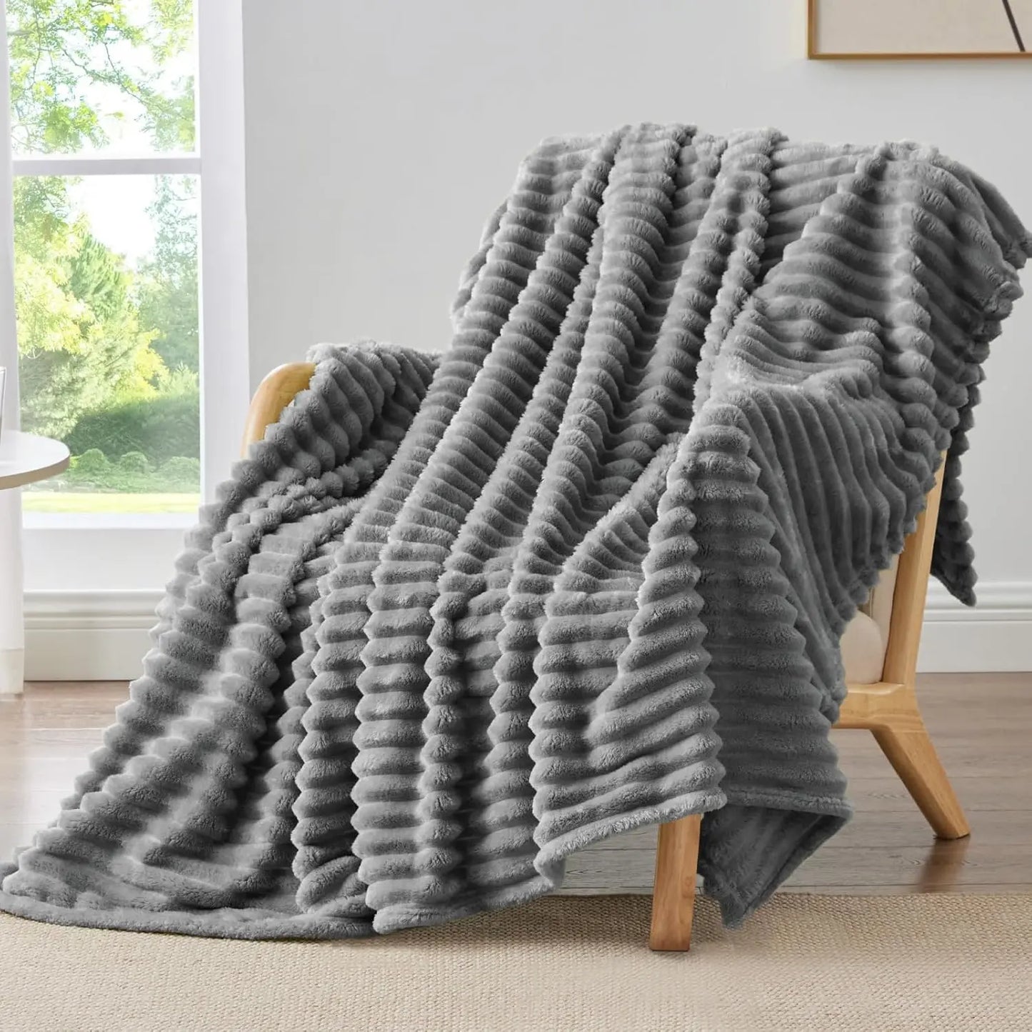 Fleece Cozy Blanket 300GSM Soft Warm Fluffy Microfiber Throw