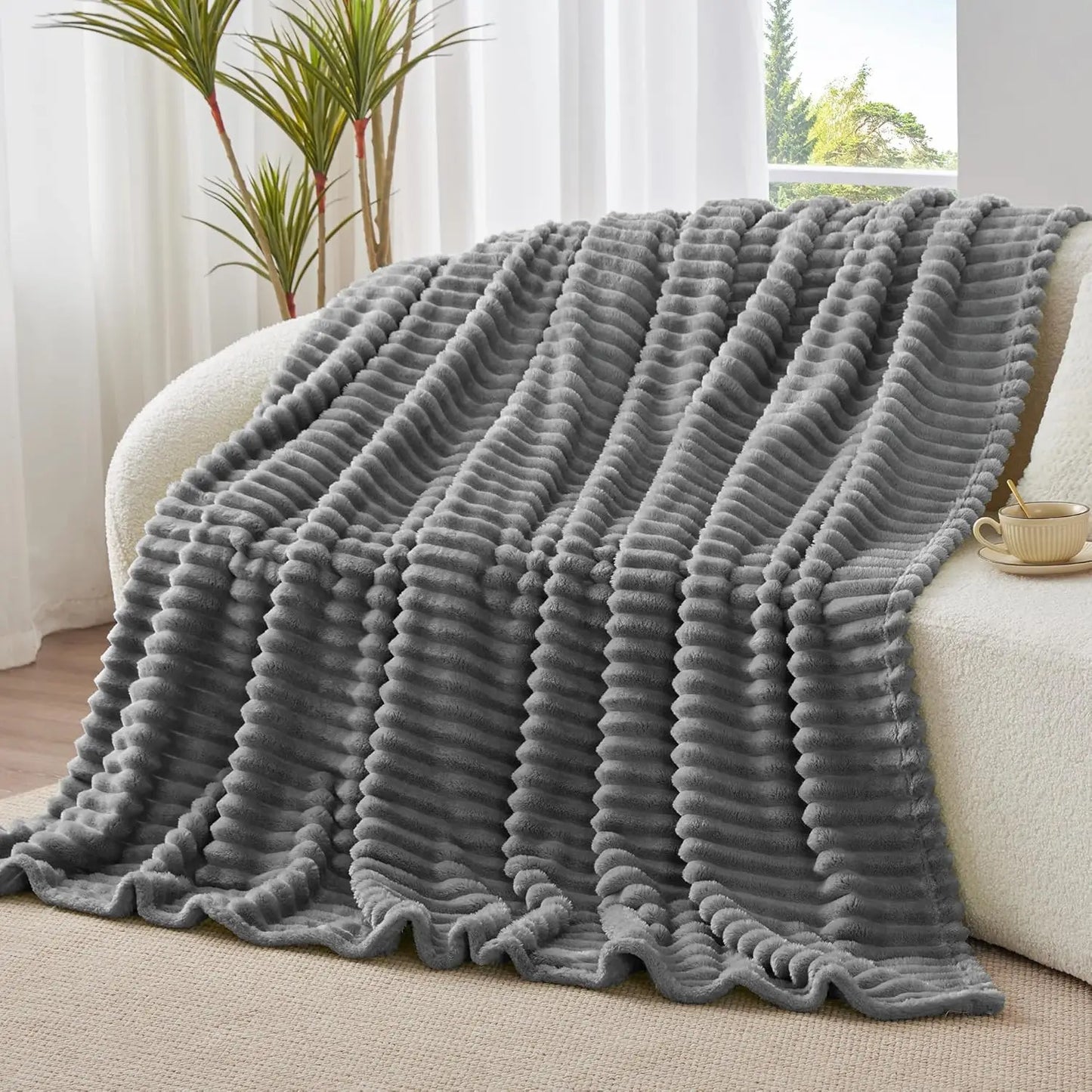 Fleece Cozy Blanket 300GSM Soft Warm Fluffy Microfiber Throw