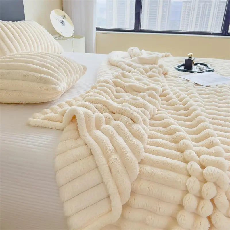 Fleece Cozy Blanket 300GSM Soft Warm Fluffy Microfiber Throw